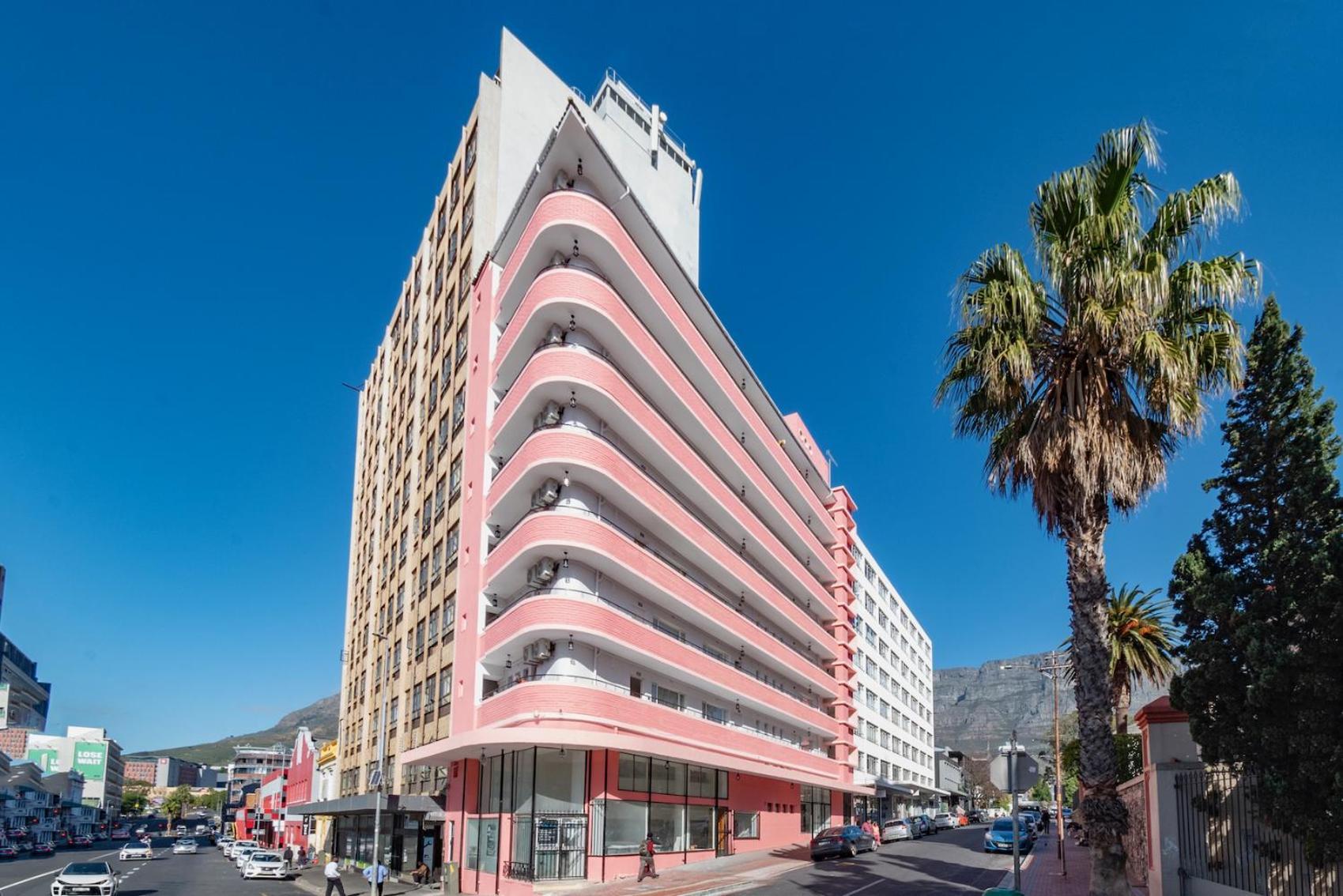 Flamingo On Hope Apartment